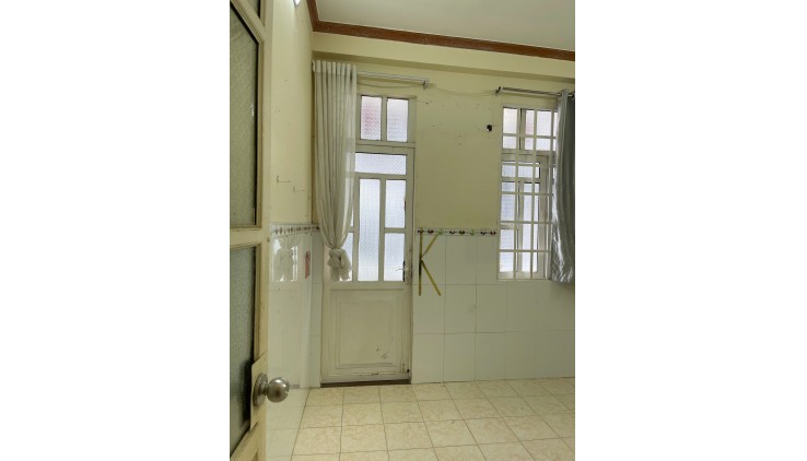 Bán nhà Trần Bình Trọng, P.5 , HXH ,2 tầng , 65m2,4.2x15m